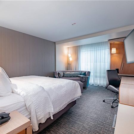 Courtyard By Marriott Toledo West Hotell Exteriör bild