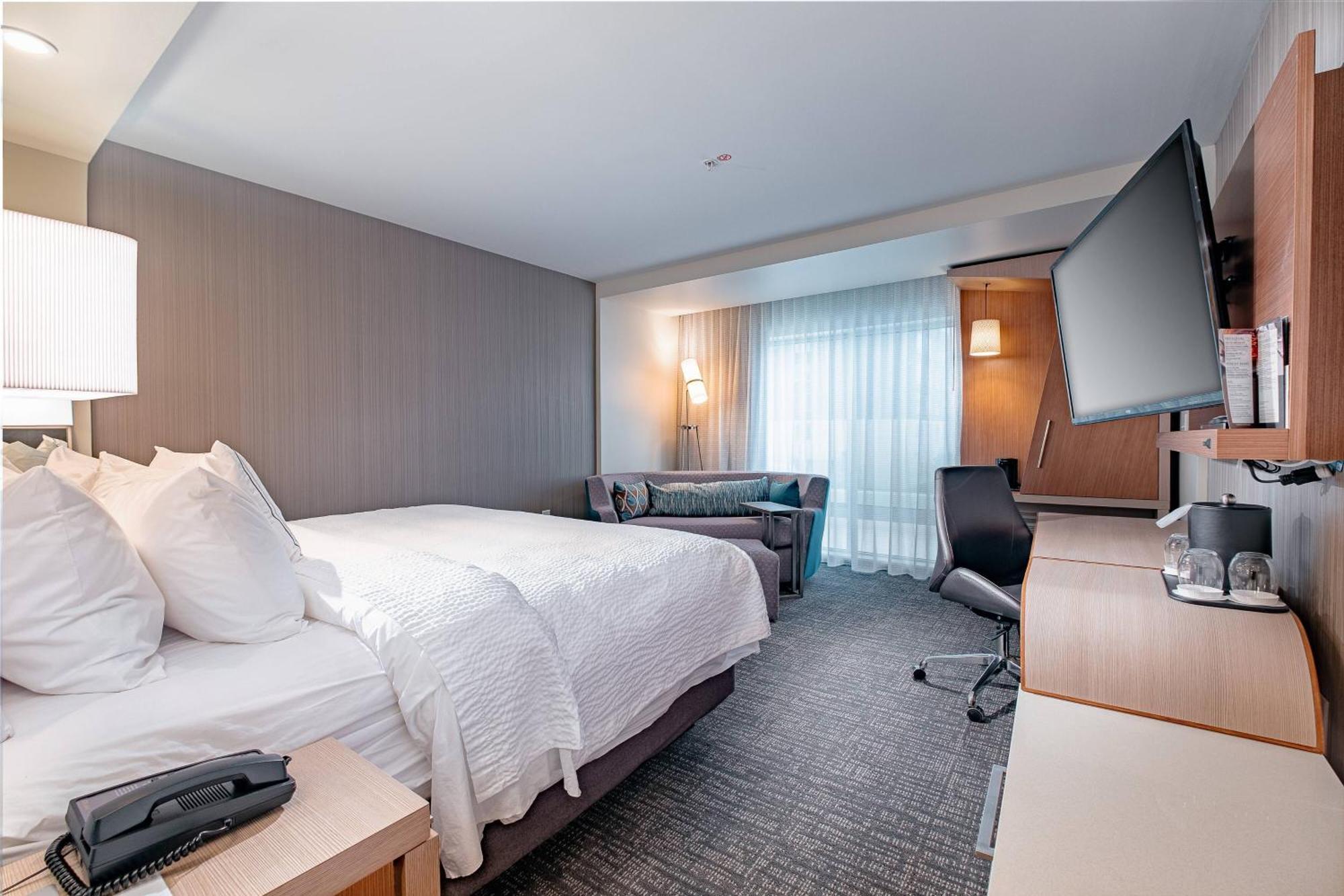 Courtyard By Marriott Toledo West Hotell Exteriör bild