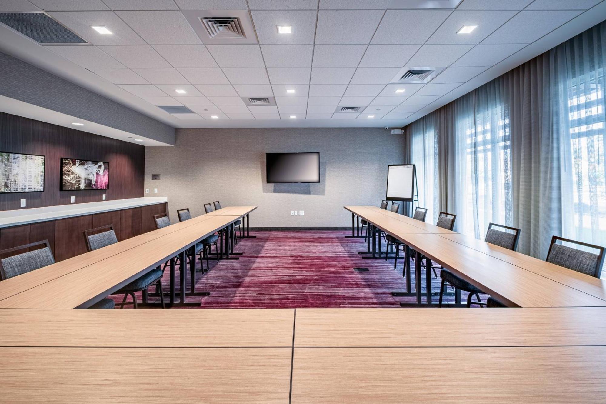 Courtyard By Marriott Toledo West Hotell Exteriör bild