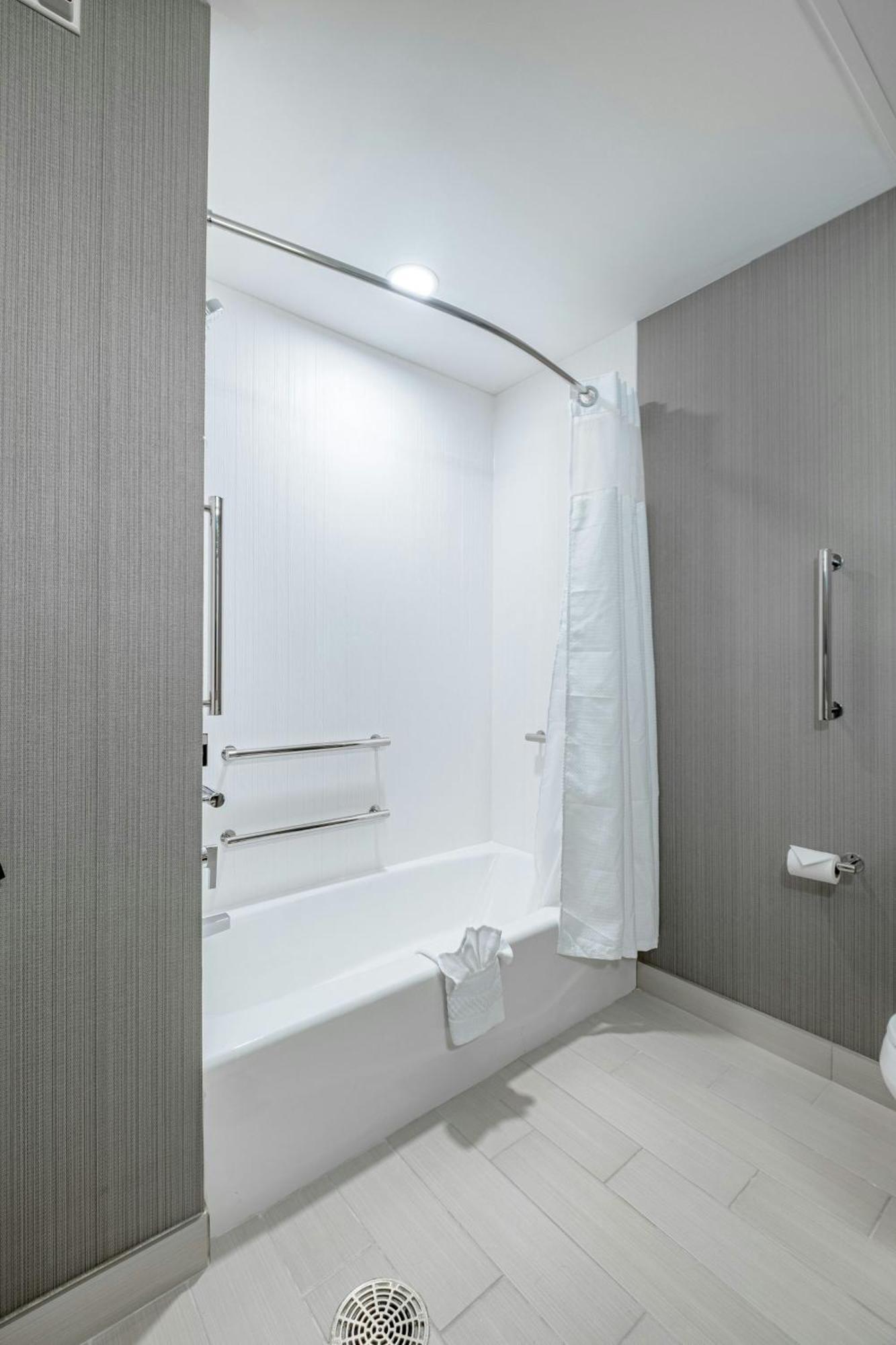 Courtyard By Marriott Toledo West Hotell Exteriör bild