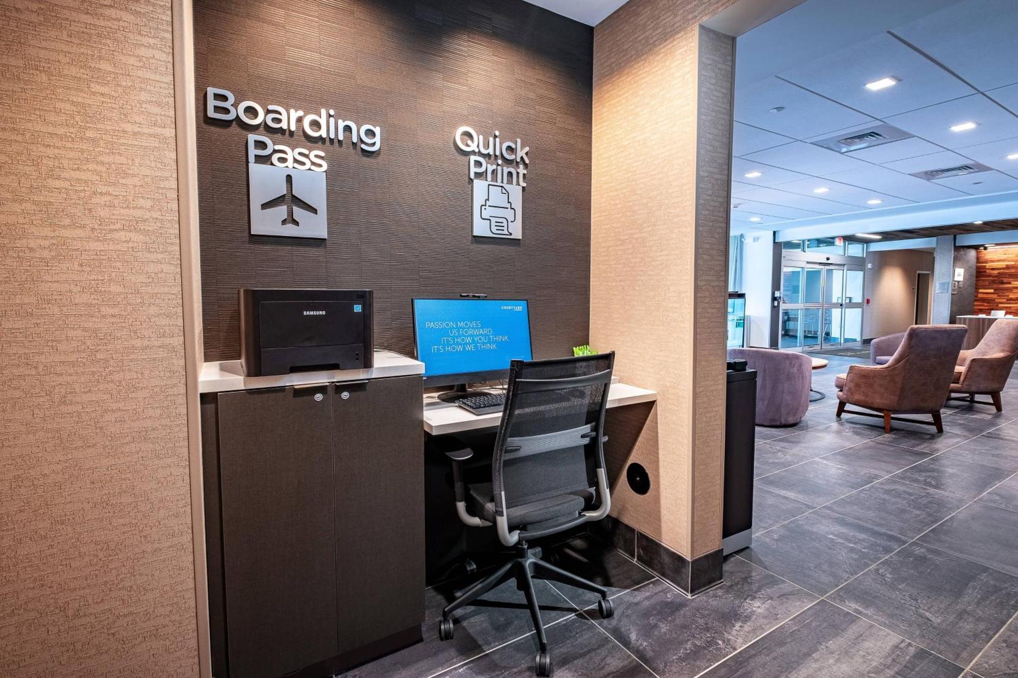 Courtyard By Marriott Toledo West Hotell Exteriör bild