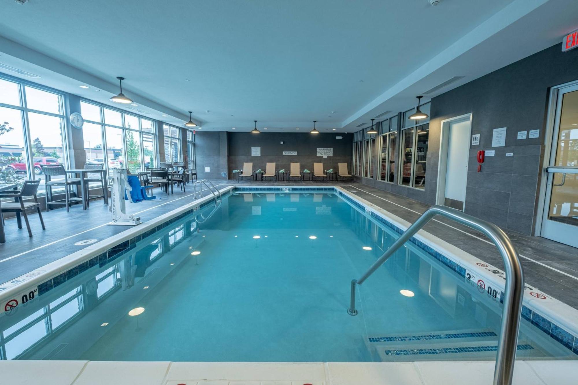 Courtyard By Marriott Toledo West Hotell Exteriör bild