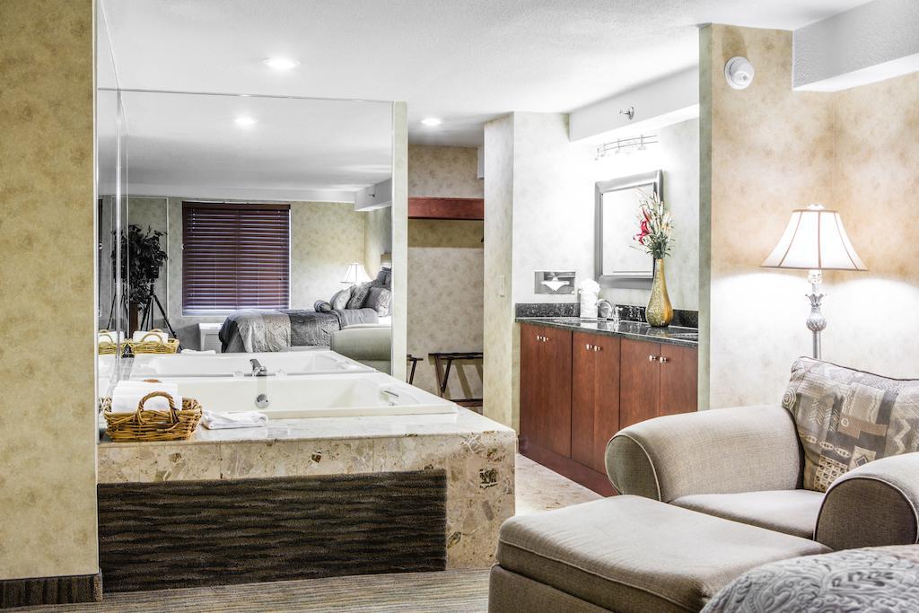 Courtyard By Marriott Toledo West Hotell Exteriör bild