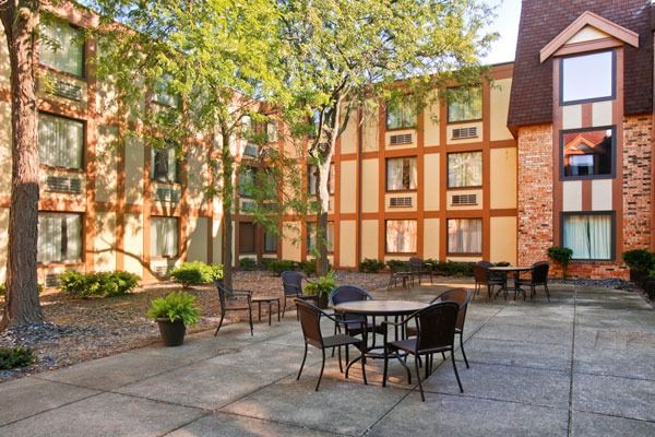 Courtyard By Marriott Toledo West Hotell Exteriör bild